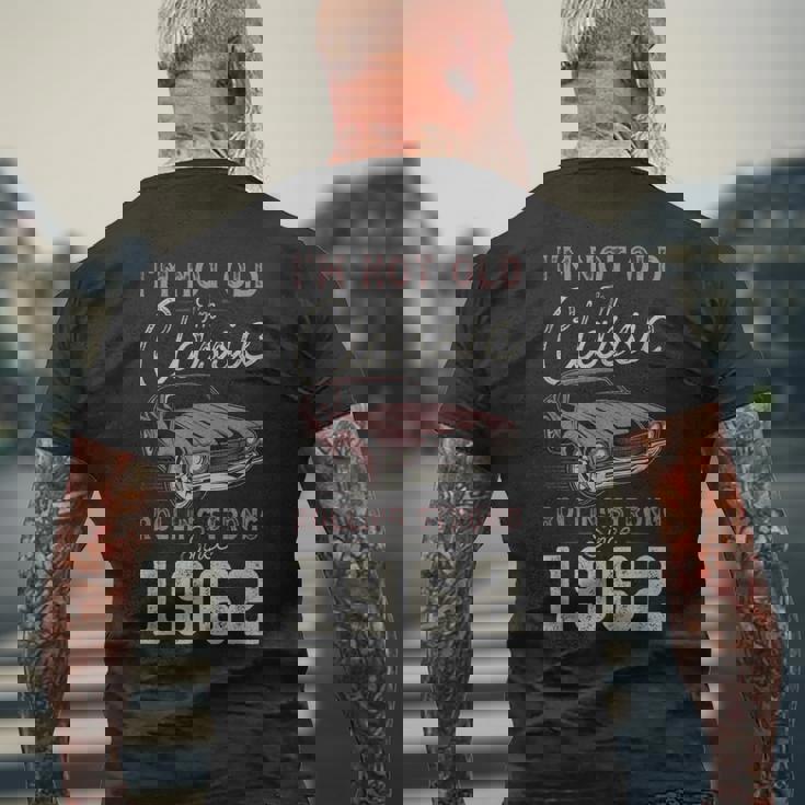 1962 マッスルカー 63歳の誕生日 クラシックカー メンズTシャツ バックプリント 高齢者への贈り物