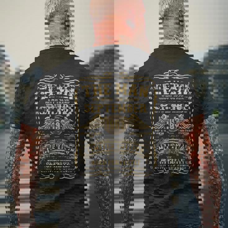 1963年9月 61歳の誕生日プレゼント 男性用 61歳の誕生日プレゼント メンズTシャツ バックプリント 高齢者への贈り物