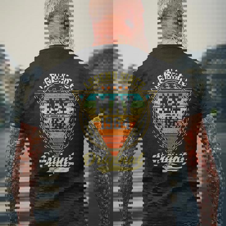 1964年5月以来60歳の誕生日伝説 60歳 メンズTシャツ バックプリント 高齢者への贈り物