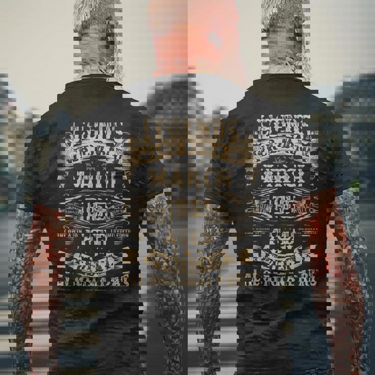 1965年3月 60歳 誕生日プレゼント 男性 60歳の誕生日 メンズTシャツ バックプリント 高齢者への贈り物