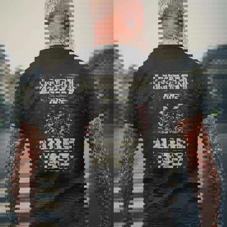 1967年8月より伝説 1967年8月生まれの誕生日 メンズTシャツ バックプリント 高齢者への贈り物