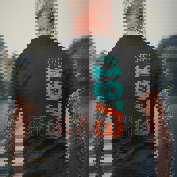 1973年4月1973年 レトロ 1973 ヴィンテージ 1973 メンズTシャツ バックプリント 高齢者への贈り物