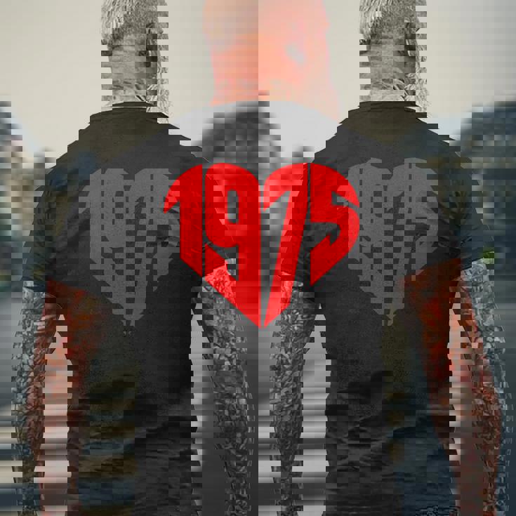 1975 ハート ヴィンテージ 1975年製 ハート型 愛 50歳の誕生日に メンズTシャツ バックプリント 高齢者への贈り物
