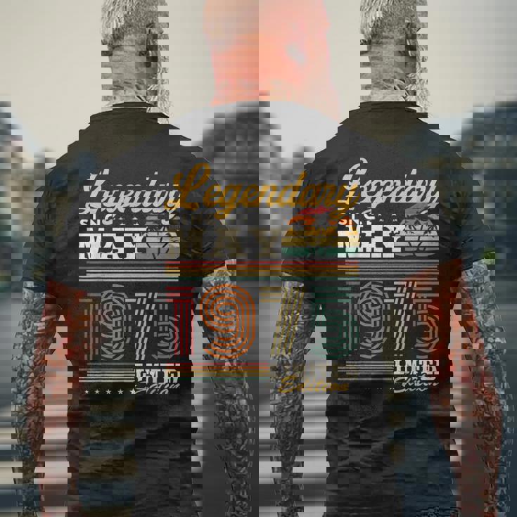 1975年5月生まれ 50年 ヴィンテージ 誕生日プレゼント メンズTシャツ バックプリント 高齢者への贈り物