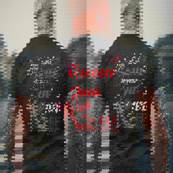 1976年6月 誕生日 この女王は1976年6月に生まれました メンズTシャツ バックプリント 高齢者への贈り物