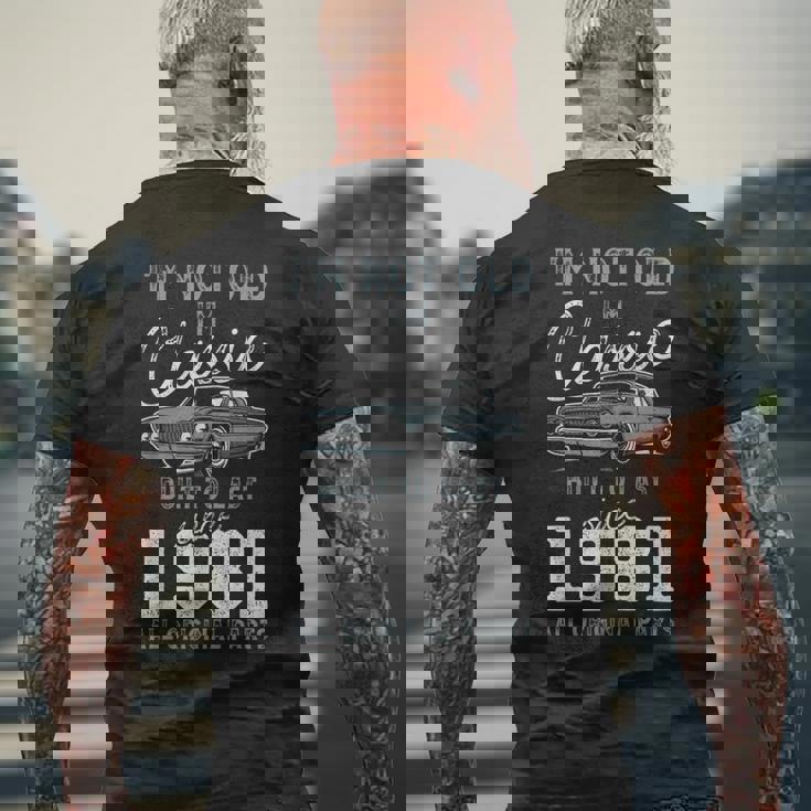 1981年クラシックカー生誕44周年 メンズTシャツ バックプリント 高齢者への贈り物