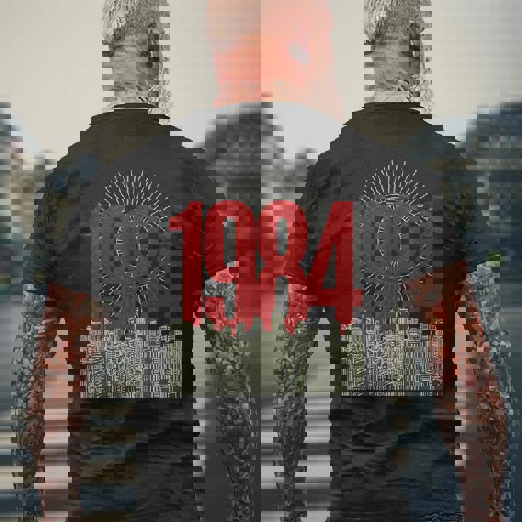 1984 文学 クラシック ブックテーマ ヴィンテージ メンズTシャツ バックプリント 高齢者への贈り物