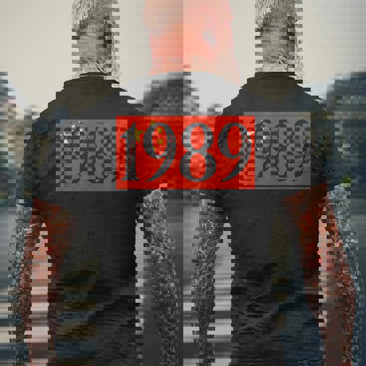 1989年天安門スクエア抗議ccp中国デザイン メンズTシャツ バックプリント 高齢者への贈り物