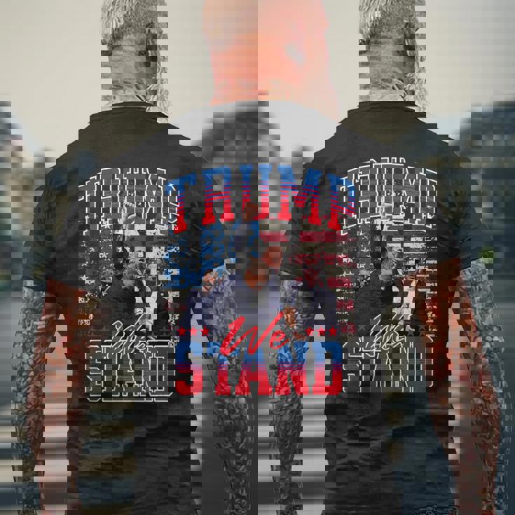 2024 選挙集会での銃撃を生き延びたドナルド・トランプの大統領選への戦いは終わらない メンズTシャツ バックプリント 高齢者への贈り物