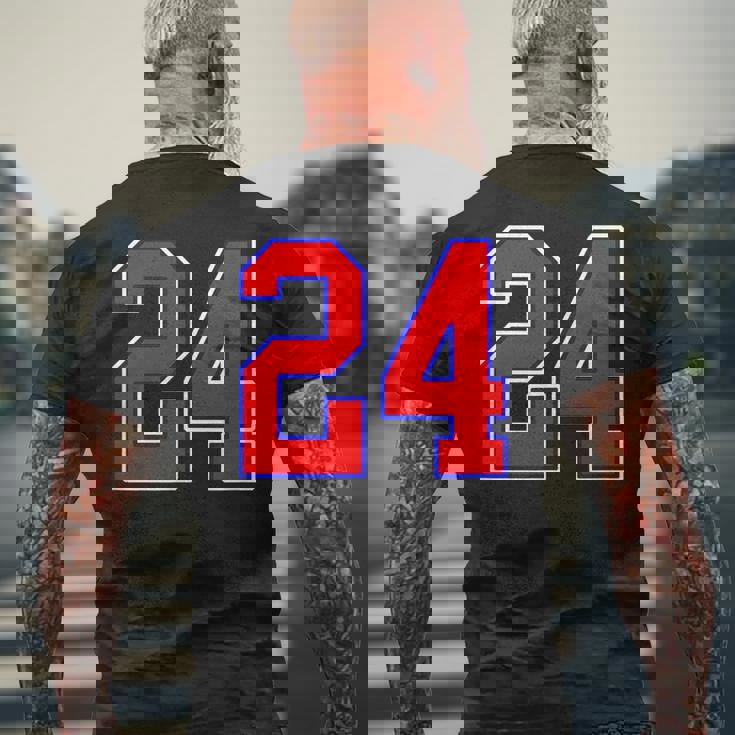 24番の大学スポーツスタイル。レッド、ブルー、ホワイト。 メンズTシャツ バックプリント 高齢者への贈り物