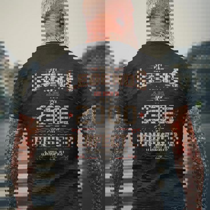 25 歳の誕生日 男性 オリジナル 5月 ヴィンテージ 2000 年 ギフト メンズTシャツ バックプリント 高齢者への贈り物