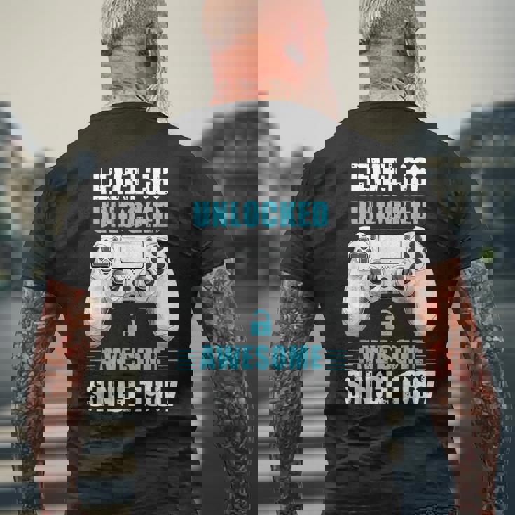 38歳の誕生日ビデオゲーマー レベル38 アンロック済み 1987年以来 メンズTシャツ バックプリント 高齢者への贈り物