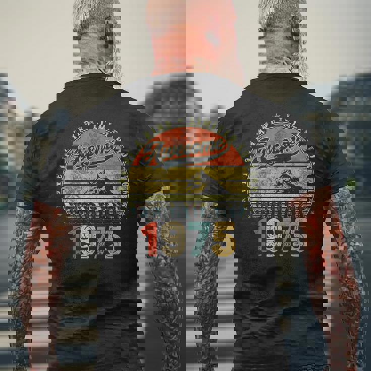 50歳の誕生日プレゼント 男性用 1975年2月 50歳の誕生日 メンズTシャツ バックプリント 高齢者への贈り物