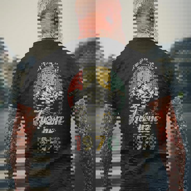 55歳の誕生日 1970年創業のレトロな山々 メンズTシャツ バックプリント 高齢者への贈り物