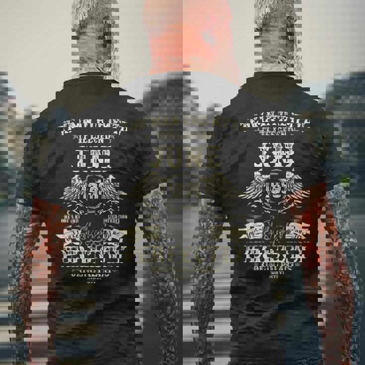 57歳の誕生日プレゼント 男性用 1968年6月 57歳 誕生日 メンズTシャツ バックプリント 高齢者への贈り物