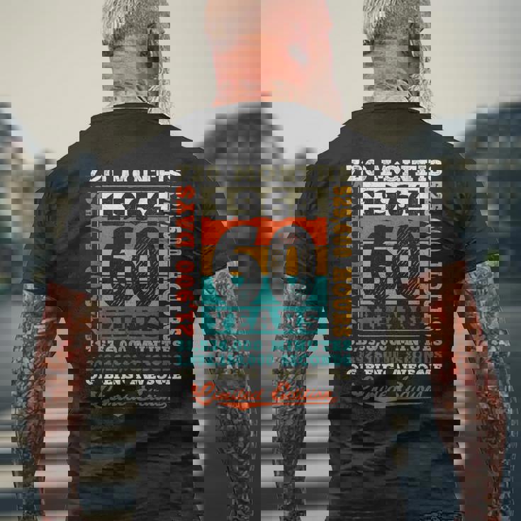 60 Years 720 Months Of Being Awesome Born 1964 60歳の誕生日 メンズTシャツ バックプリント 高齢者への贈り物