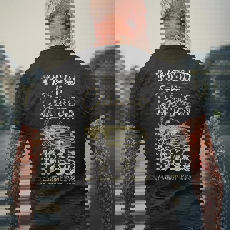 60 歳の誕生日、1965 年以来、クラシックカー、60 歳 メンズTシャツ バックプリント 高齢者への贈り物