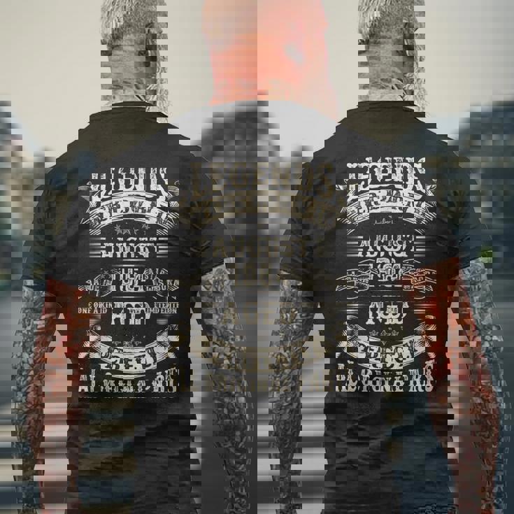 60歳の誕生日プレゼント 男性用 1964年8月 60歳の誕生日 メンズTシャツ バックプリント 高齢者への贈り物