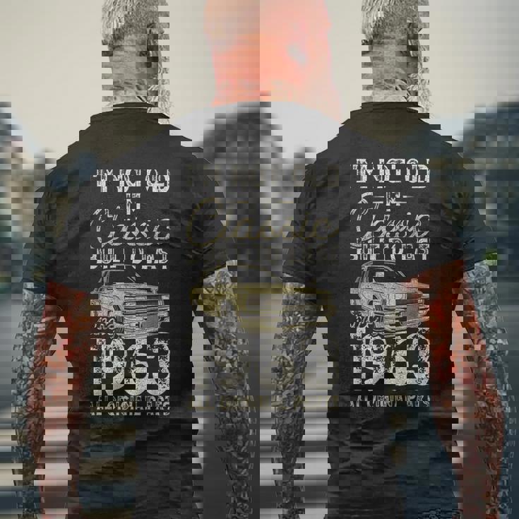 62 歳の誕生日、1963 年以来、クラシックカー、62 歳 メンズTシャツ バックプリント 高齢者への贈り物