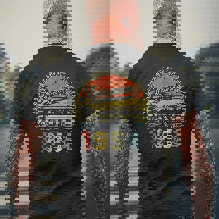 70歳 誕生日プレゼント 男性用 1954年4月 誕生日 ヴィンテージ メンズTシャツ バックプリント 高齢者への贈り物