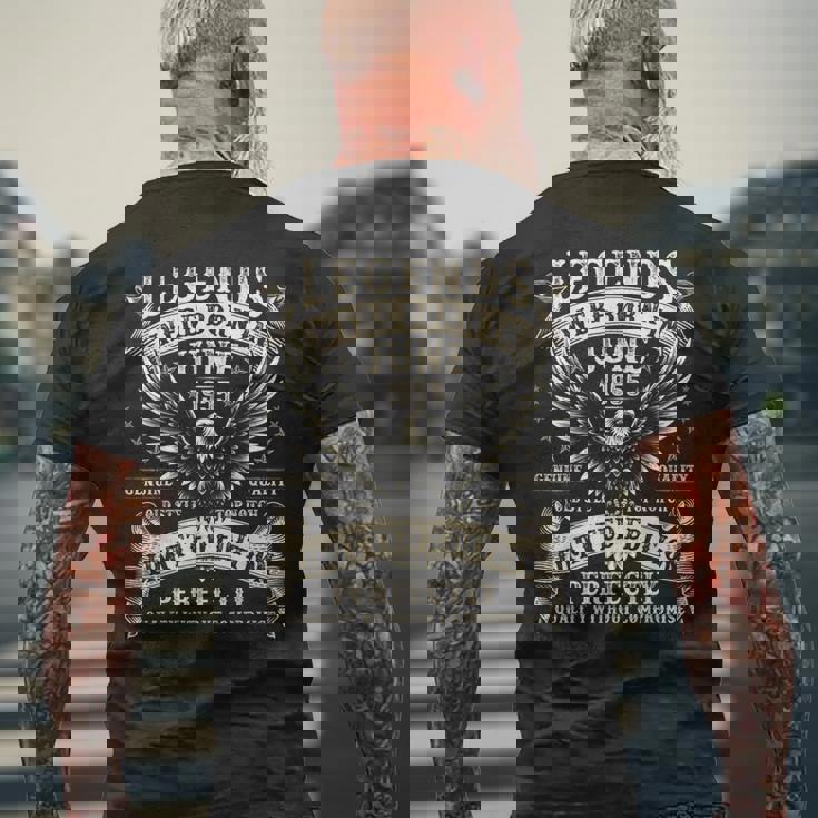 70歳の誕生日プレゼント 男性用 70歳の誕生日 1955年6月 メンズTシャツ バックプリント 高齢者への贈り物