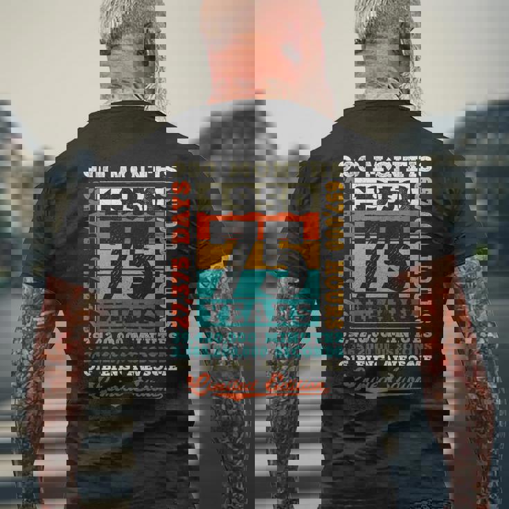 75歳の誕生日 75歳 900ヶ月 すごい生まれ 1950年 メンズTシャツ バックプリント 高齢者への贈り物