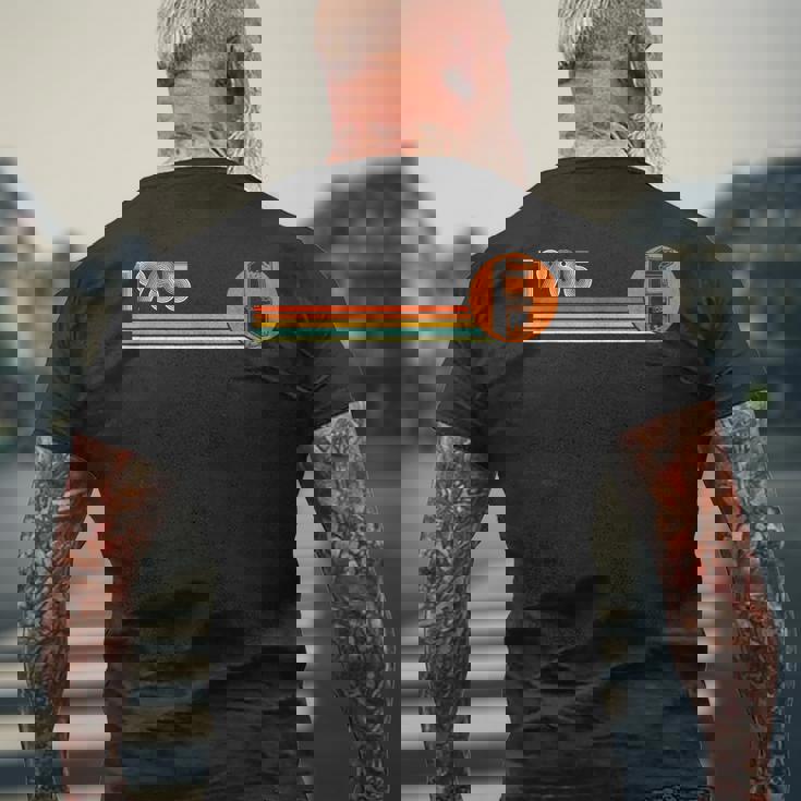 80年代 ビデオゲーム ヴィンテージ レトロ アーケード 1985 ゲーマー メンズTシャツ バックプリント 高齢者への贈り物