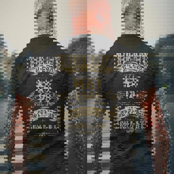 80歳の誕生日プレゼント 男性神話 1945年5月 メンズTシャツ バックプリント 高齢者への贈り物