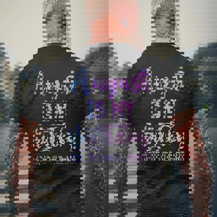 8月は私の誕生日だよおもしろい8月 メンズTシャツ バックプリント 高齢者への贈り物