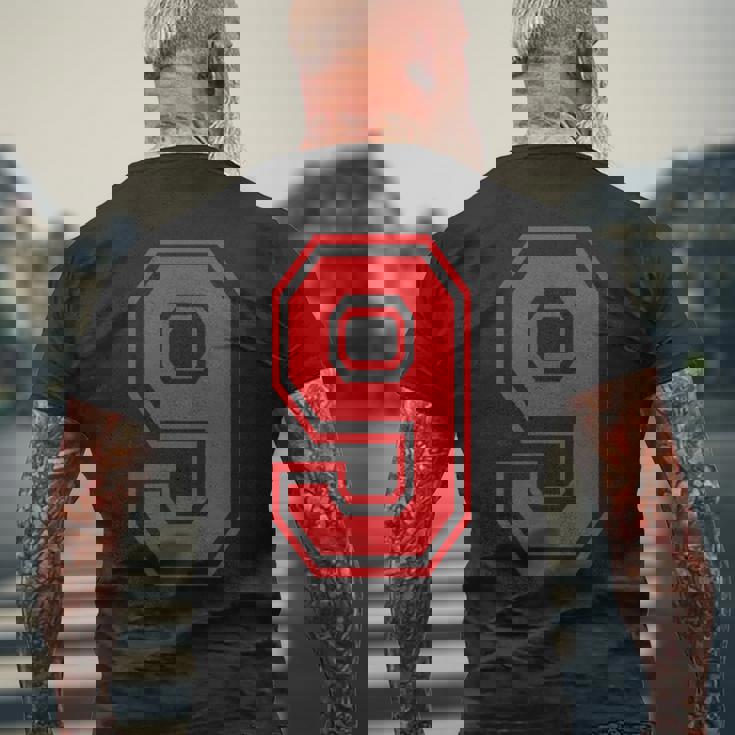 9番のスポーツスタイル。赤。 メンズTシャツ バックプリント 高齢者への贈り物