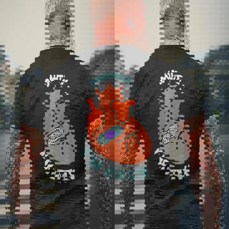 And I'm Back 生き残り バイパス 心臓発作 サバイバー 心臓 メンズTシャツ バックプリント 高齢者への贈り物