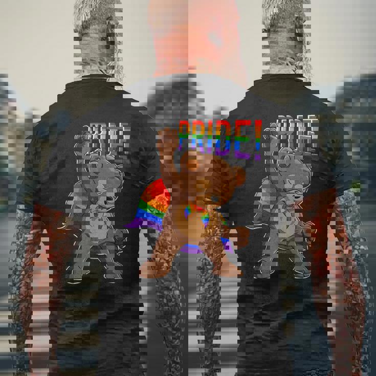 Bear I Lgbtq Flag I レインボー フラッグ I Gay Pride メンズTシャツ バックプリント 高齢者への贈り物