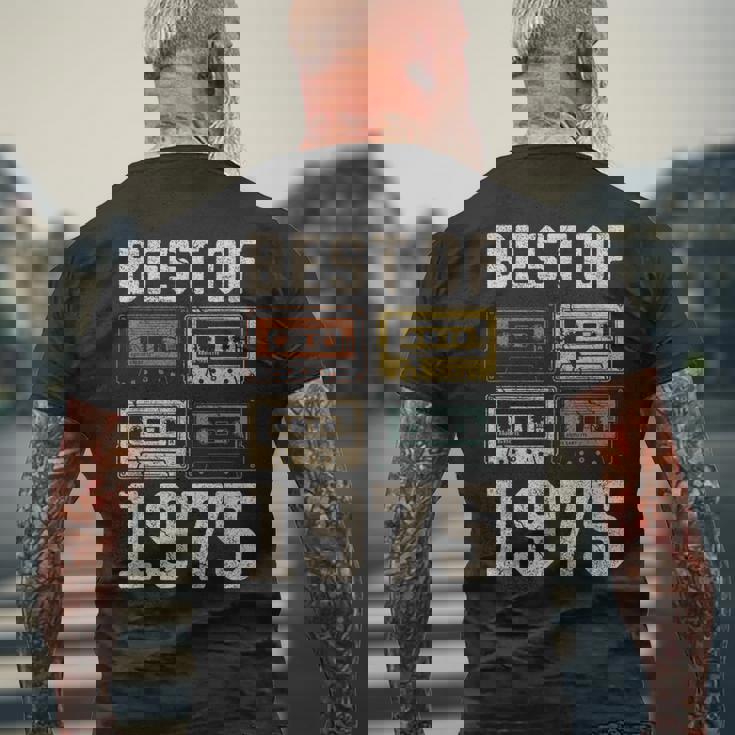 Best Of 1975 カセットテープ・レトロ 50歳の誕生日 メンズTシャツ バックプリント 高齢者への贈り物