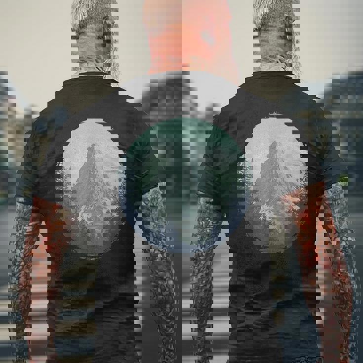 Blue Mountain Retrointage Hiking Camping Lover Glamper メンズTシャツ バックプリント 高齢者への贈り物