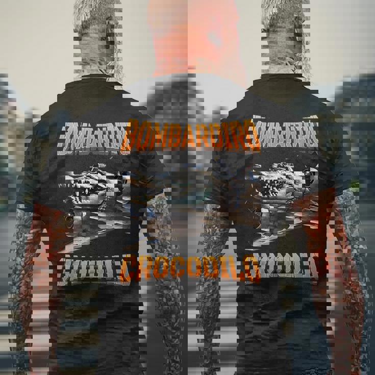 Bombardino Crocodilo イタリアンブレインロットミーム メンズTシャツ バックプリント 高齢者への贈り物