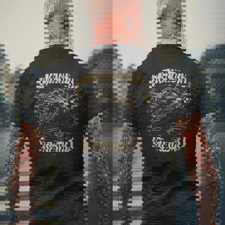 Bombardiro Crocodilo イタリアンブレインロットミーム メンズTシャツ バックプリント 高齢者への贈り物