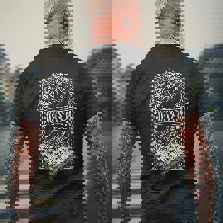 Book Wyrm Bookwyrm ドラゴンリーディングラバー アンティーク調 メンズTシャツ バックプリント 高齢者への贈り物