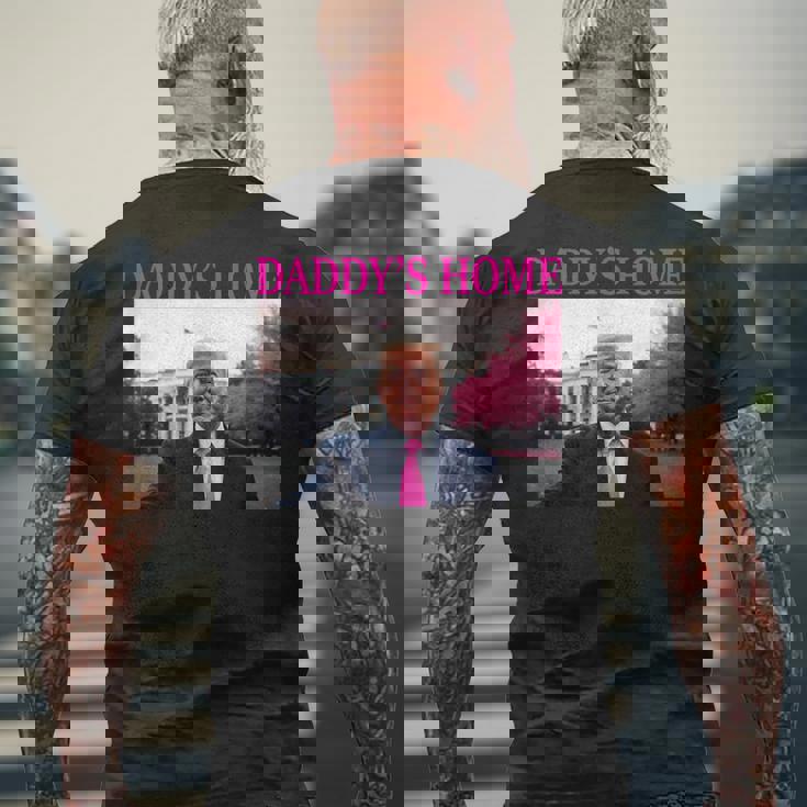 Daddy's Home President Donald Trump Pink Trumpelfie メンズTシャツ バックプリント 高齢者への贈り物