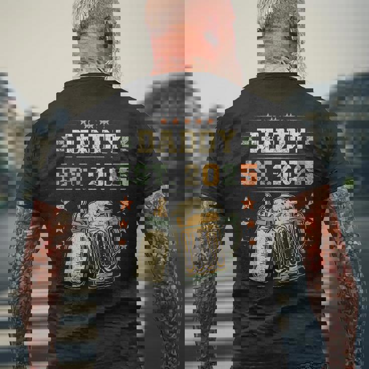 Daddy Est 2025 年のパパ 初めての父の日 新しい父親 若い父親 メンズTシャツ バックプリント 高齢者への贈り物