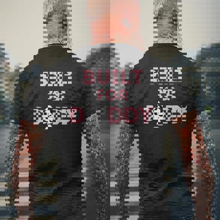 Daddy Qos用に作られています ピンク セクシー スペードの女王 ギフト メンズTシャツ バックプリント 高齢者への贈り物