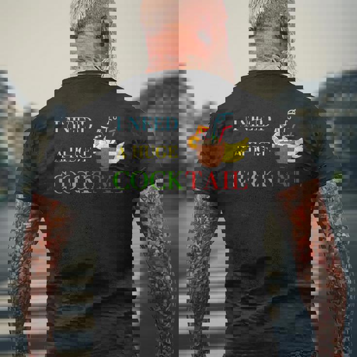 Day Drinking I Need A Huge Cocktail For カクテル メンズTシャツ バックプリント 高齢者への贈り物