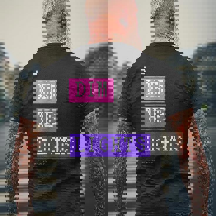 Dim The Lights 007 メンズ ロック ライブ フェス バンド ゲーム 音楽 おしゃれ 男女兼用 キッズ メンズTシャツ バックプリント 高齢者への贈り物