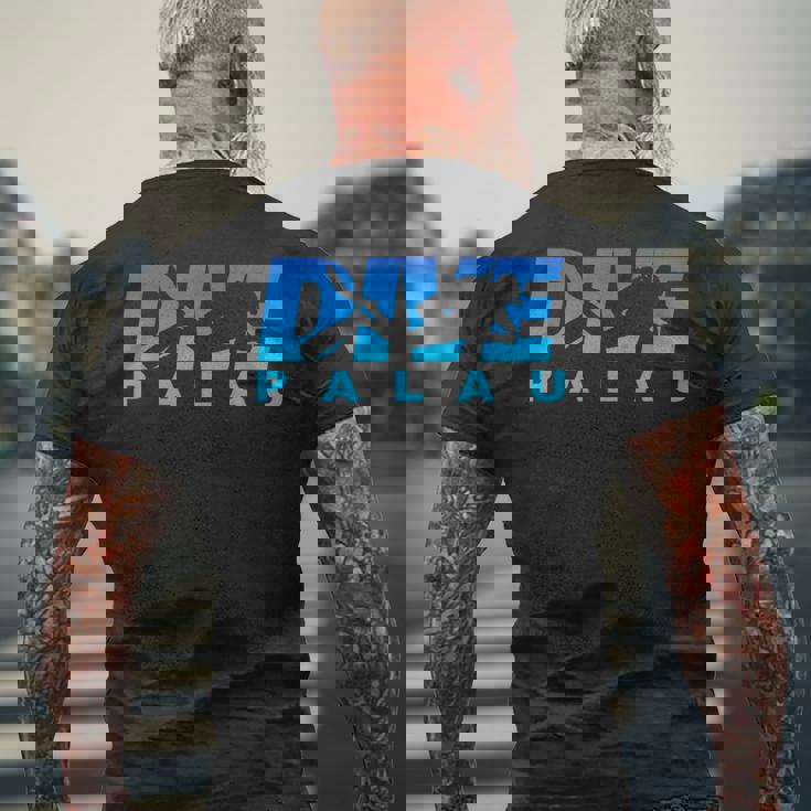 Dive Palau、パラオでのスキューバダイビング メンズTシャツ バックプリント 高齢者への贈り物