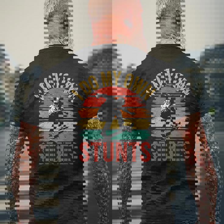 I Do My Owntunts 面白いスケートボード ヴィンテージスケートボード メンズTシャツ バックプリント 高齢者への贈り物