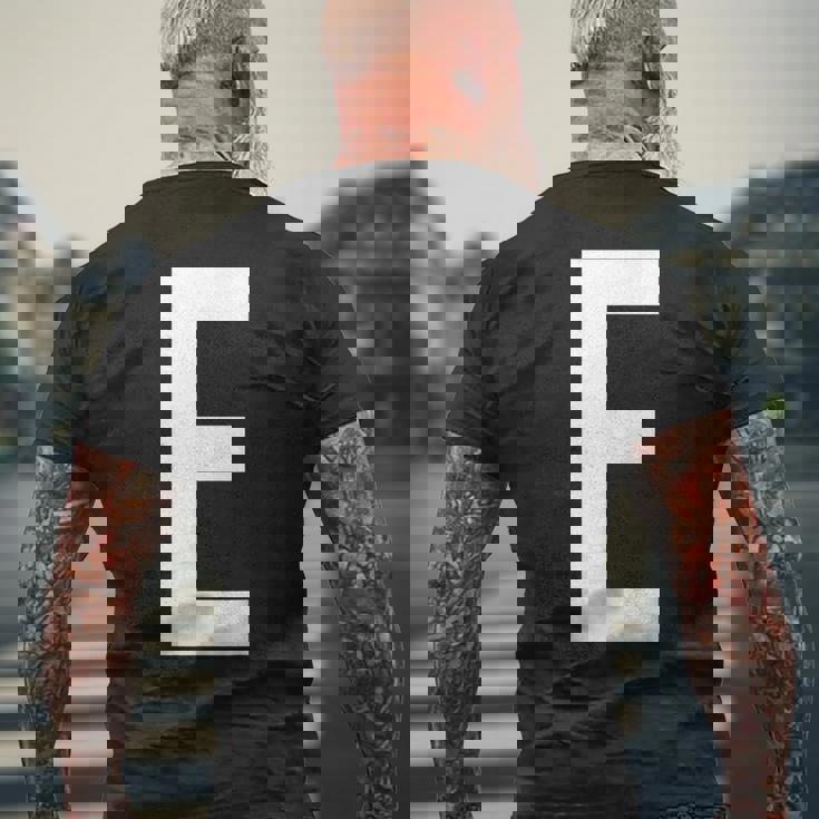 E字アルファベット モノグラム イニシャル メンズTシャツ バックプリント 高齢者への贈り物