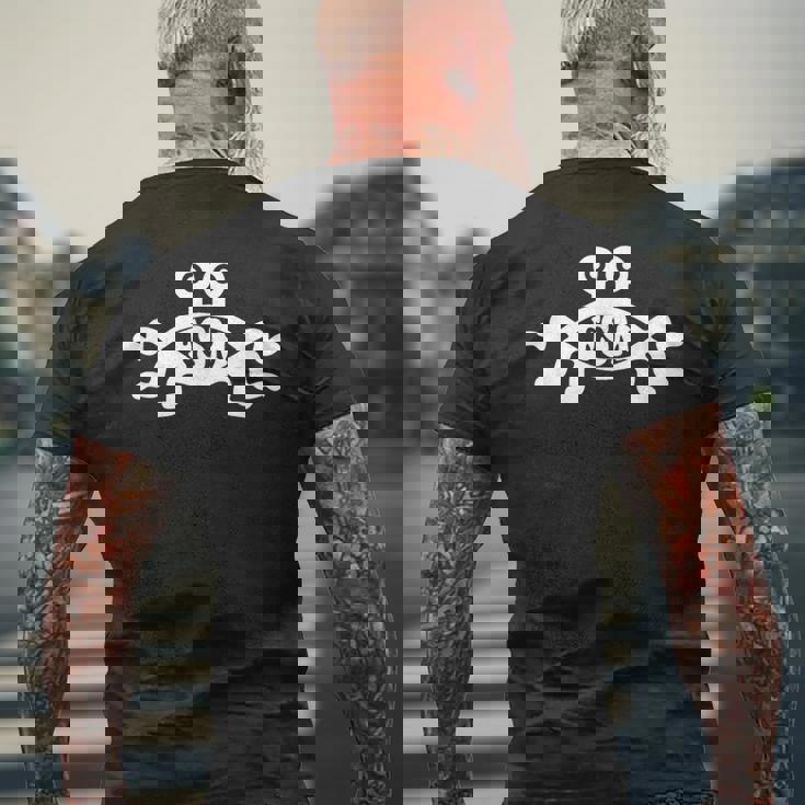 Fsm。空飛ぶスパゲッティモンスター。白いロゴ。無神論。贈り物 メンズTシャツ バックプリント 高齢者への贈り物
