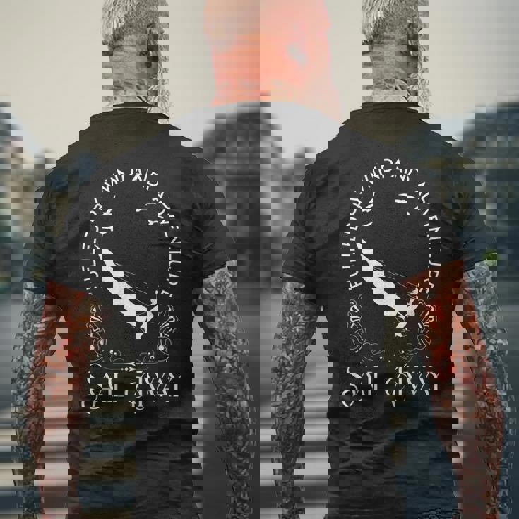 Fueled By Wind And Adventure カタマランセーリング メンズTシャツ バックプリント 高齢者への贈り物