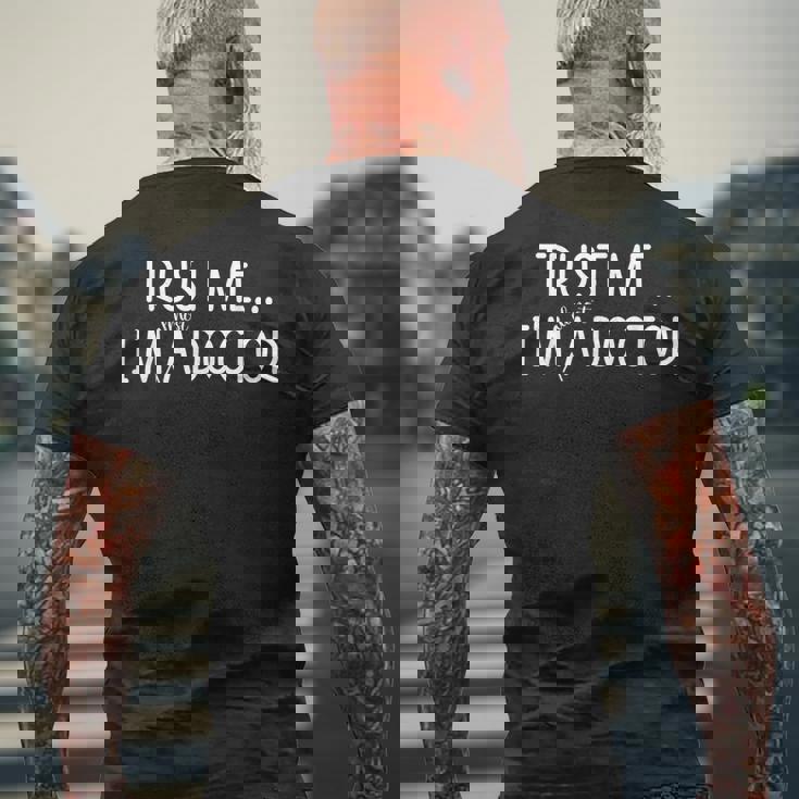 Doctor I'm Almost A Doctor ギフト メンズ レディース メンズTシャツ バックプリント 高齢者への贈り物