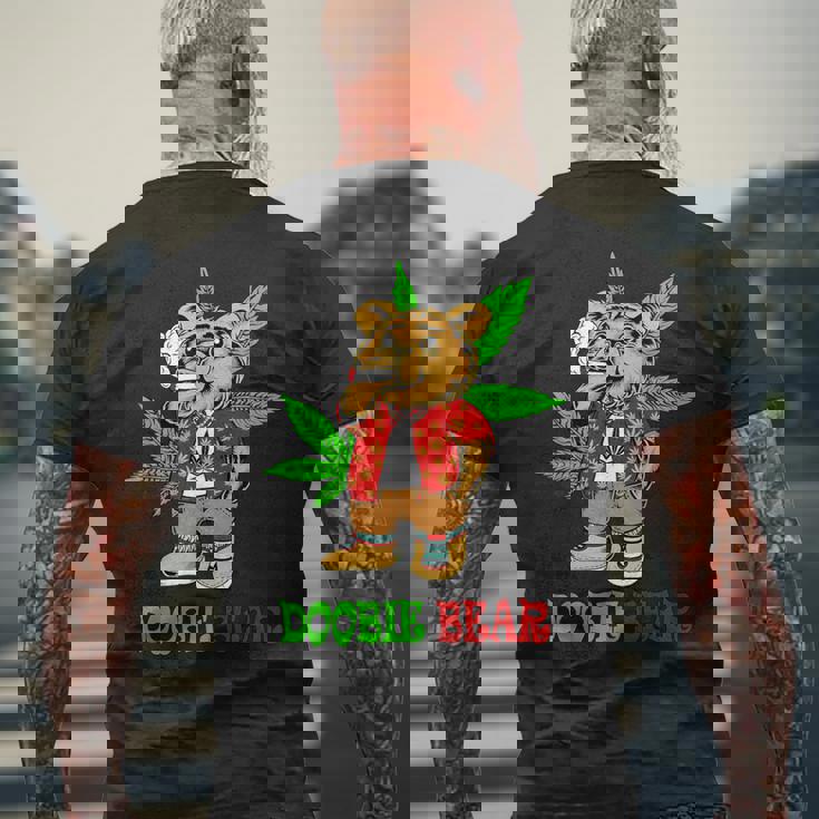 Doobie Bear 大麻の葉 雑草愛好家 マリファナギフト メンズTシャツ バックプリント 高齢者への贈り物