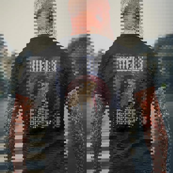 Goozilla オクトドン デグス グッズ おもしろ デグー ことわざ メンズTシャツ バックプリント 高齢者への贈り物